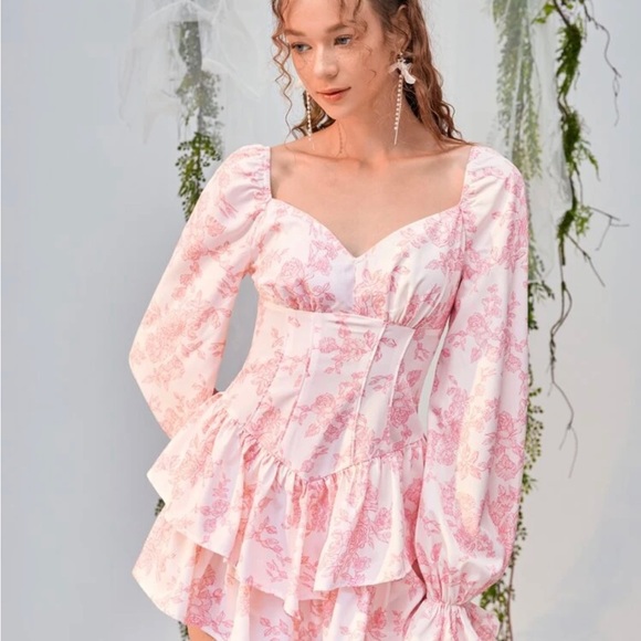 Floral Print Ruffle Hem Dress - Picture 2 of 7